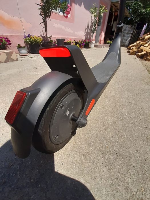 Vand trotineta xiaomi !