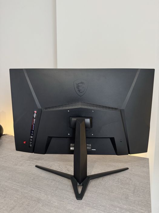 27 инча MSI Optix G27C4