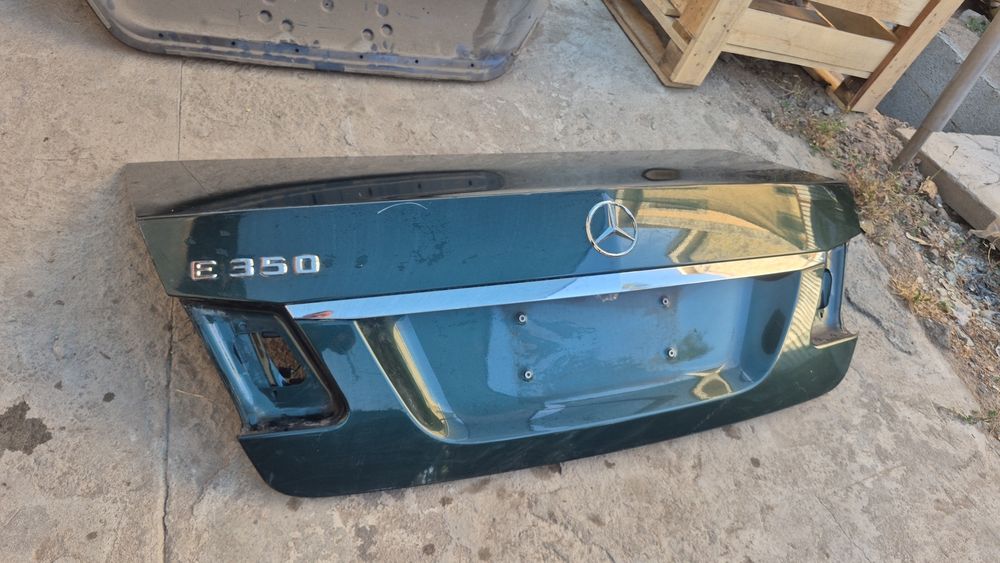 Крышка багажника Мерседес W212