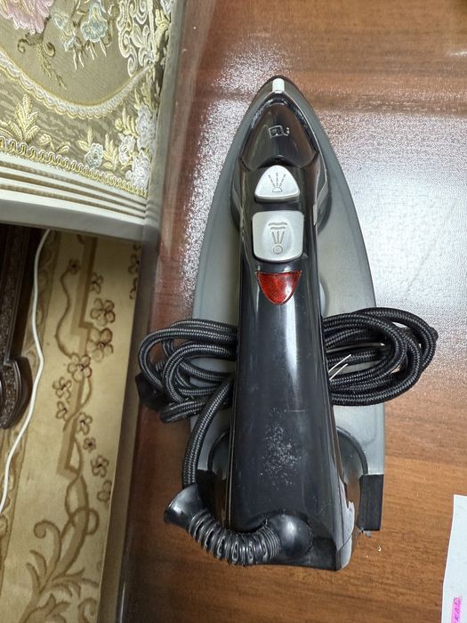 продам отличный утюг рабочий Бош