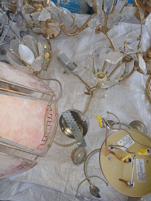 Продам люстры б/у.