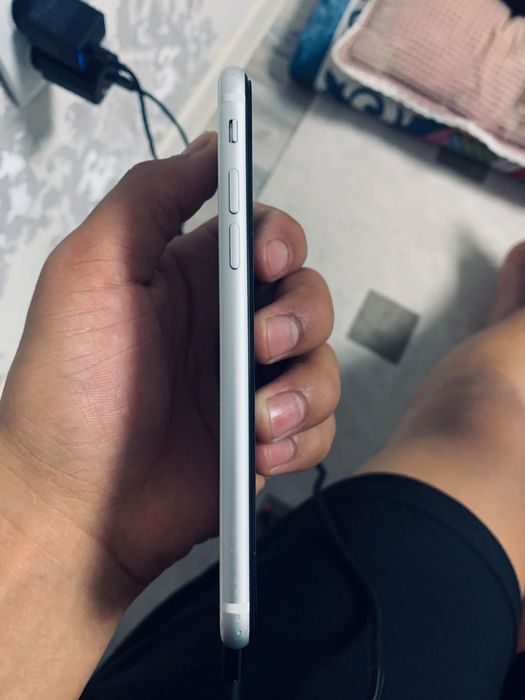 iPhone se 2020 64gb