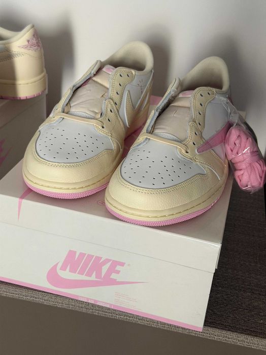 Travis Scott x Air Jordan 1 “Shy Pink”