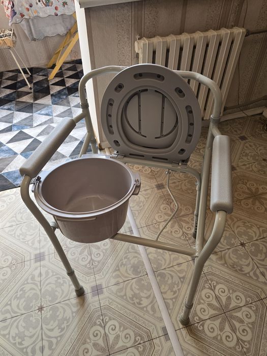 Продам туалет стул