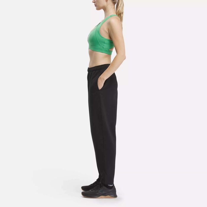 Женские трикотажные штаны фирмы Reebok