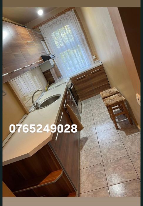 Închiriez apartament 3 camere
