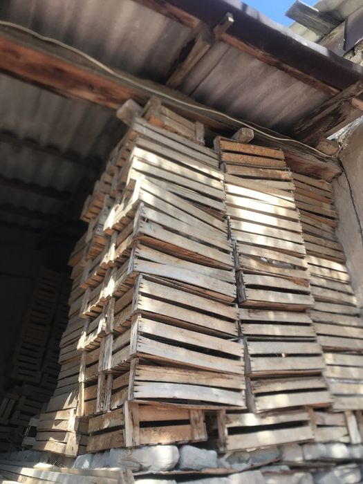 Yashiklar bor plasmasali yogochli sotiladi