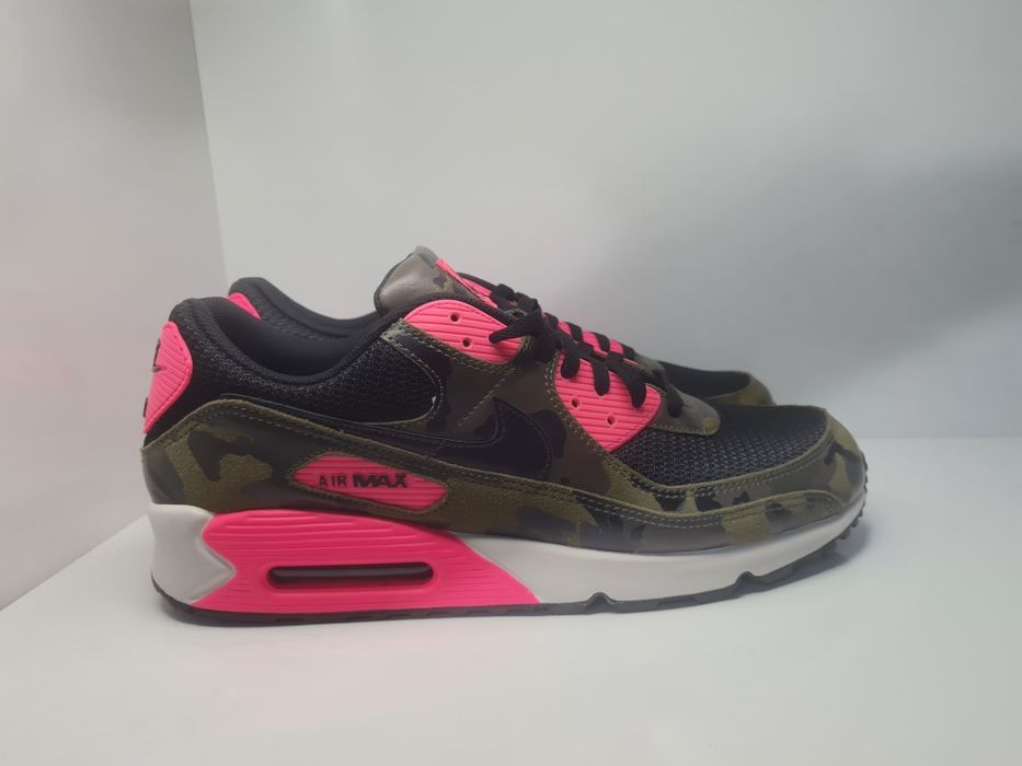 Кецове Nike Air Max 90 

Чисто нови с кутия.

Размер 49.5 стелка 33 см.

Цена 75 евро.