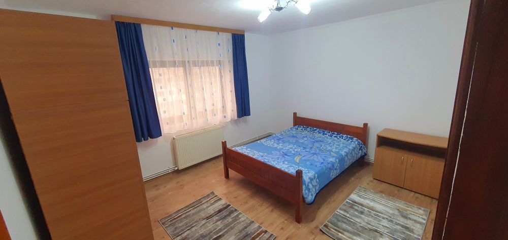 Închiriez apartament 2 camere decomandat termen lung