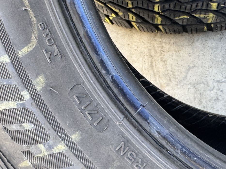205/55/R16 Bridgestone Blizak 2бр зимни dot1717