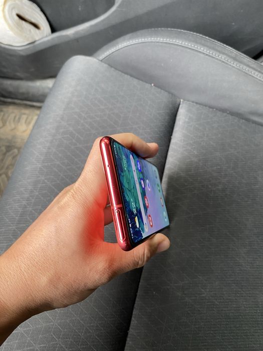 Samsung S20FE 128гб идеальное состояние