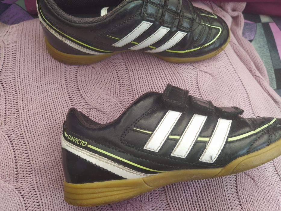 34 номер Adidas Davicto маратонки