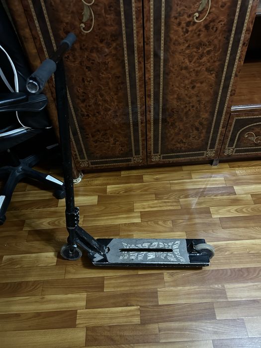 Продам трюковой самокат Tech Team