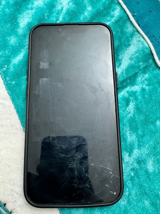 продам айфон 13!