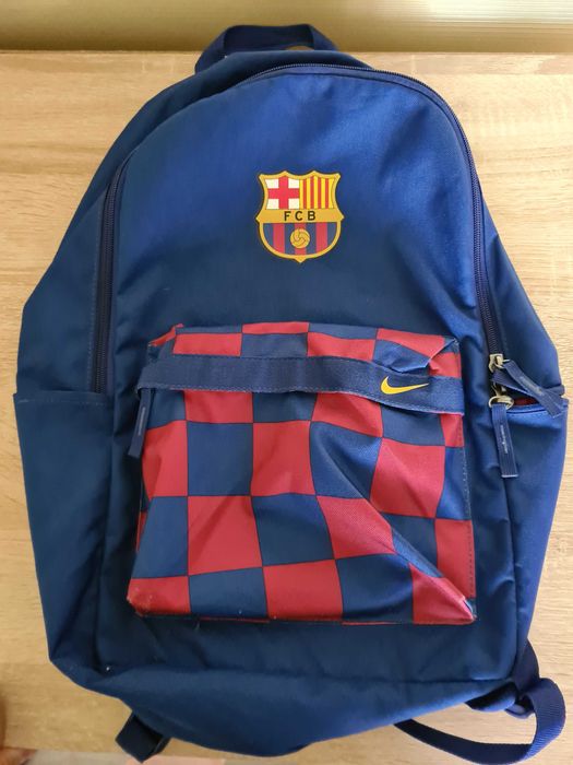 Чанта и шапка AC Milan, раница и чанта Barcelona, голяма раница