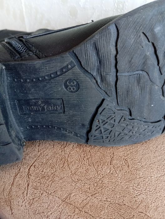 Дамски боти с цип