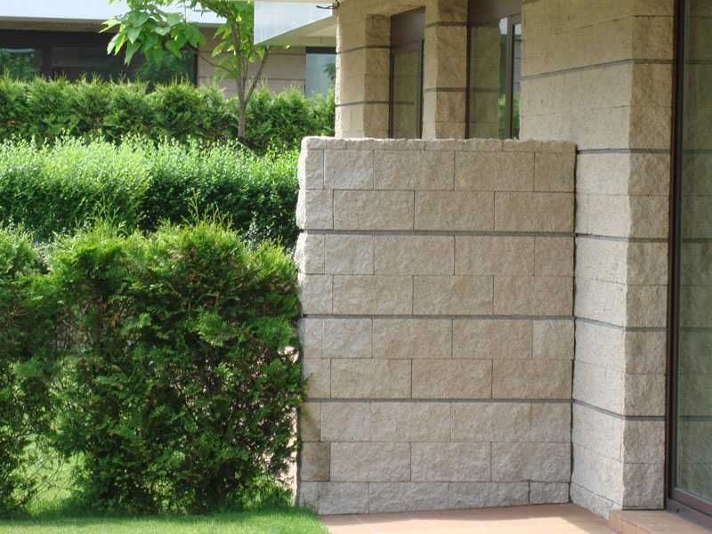 Вибропресовани бетонови блокчета за ограда, имитиращи дялан камък