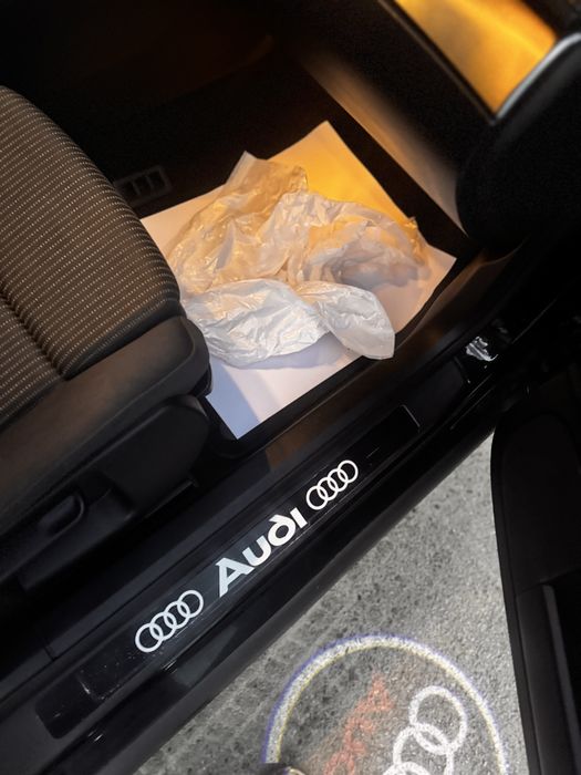 Se vinde masina personala Audi a4 b7
