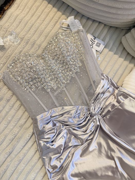 Дълга официална рокля корсет