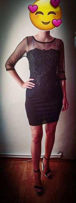 Rochie neagra cu aplicatii