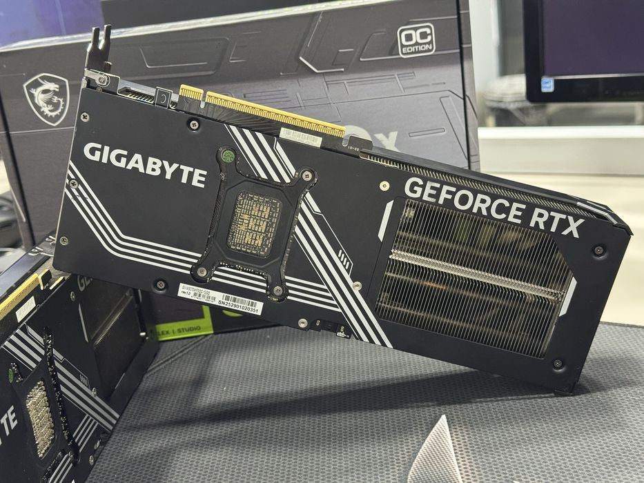 Gigabyte RTX 5070 12Gb, как новый.