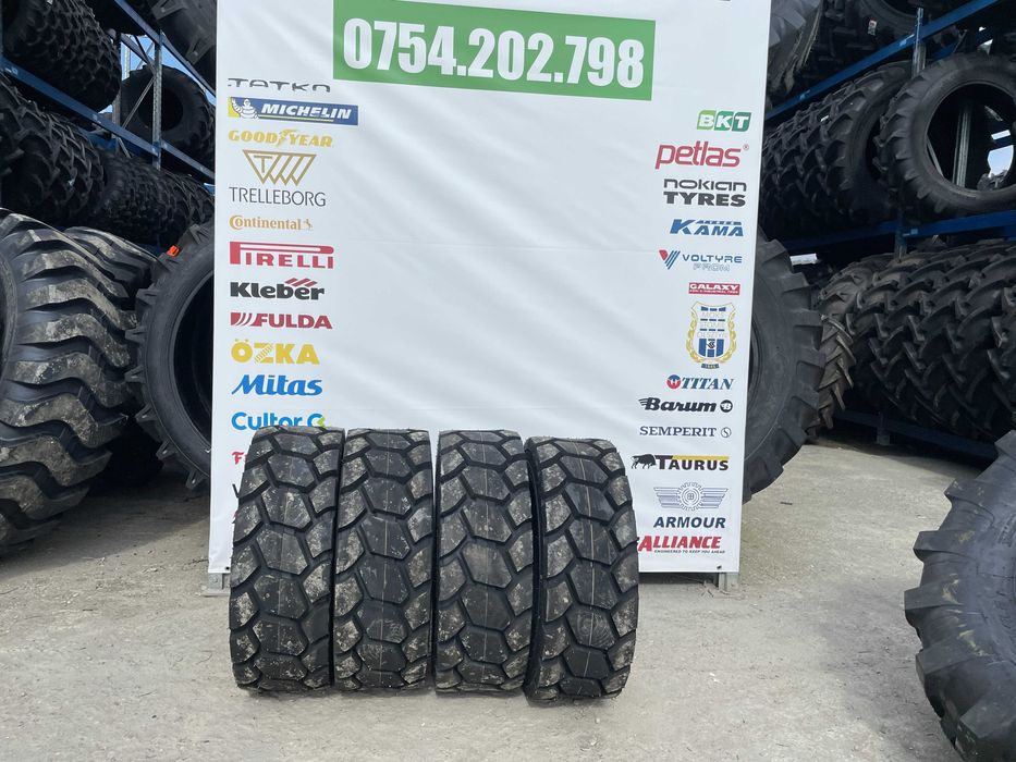 Cauciucuri noi Robsute 10-16.5 cu 12PR Anvelope bobcat de beton