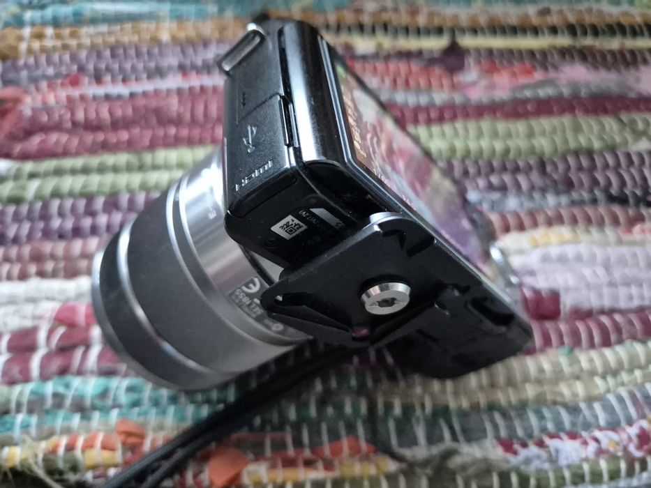 Sony NEX F3 + Sony SEL1855 (3x оптичен zoom)