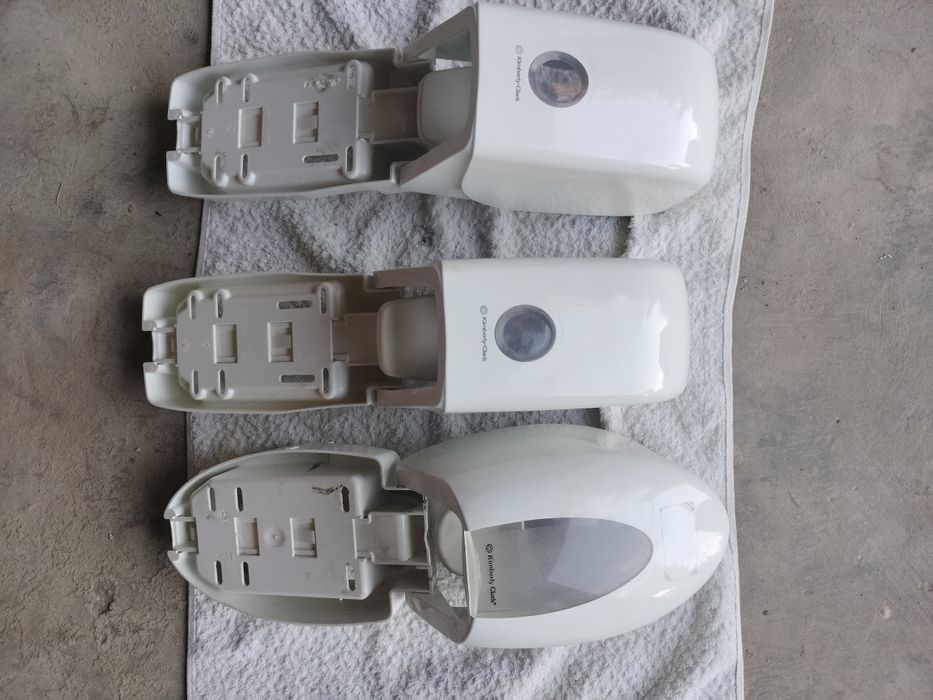 Kimberly Clark 3 dozatoare săpun sdu alte lichide în stare perfectă