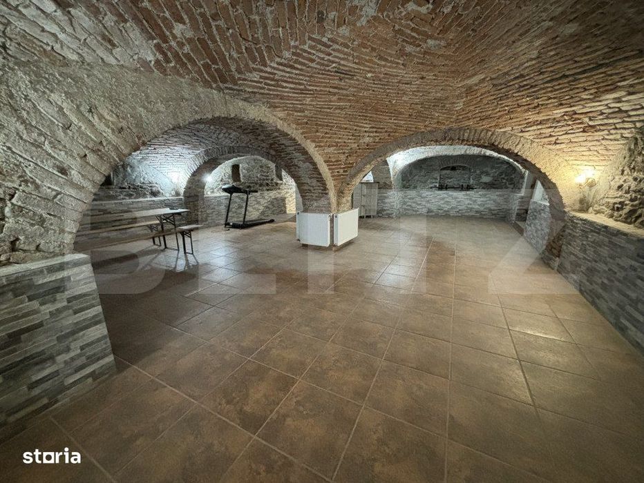 Spatiu comercial de inchiriat in suprafata de 88 mp in Valcaul de Jos