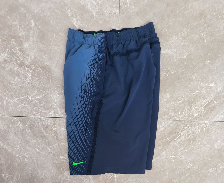 Nike къси панталони размер M