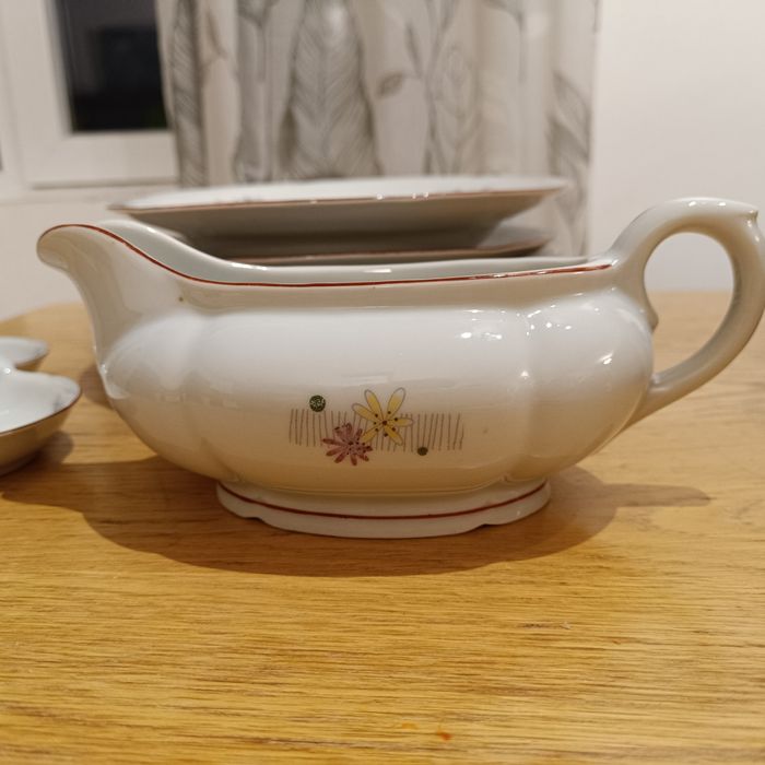 Порцеланов винтидж сервиз