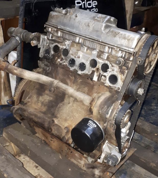 Продам мотор 8 клоп