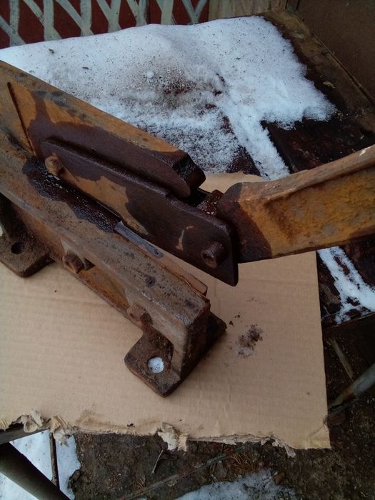 Продавам гилотина за рязане на ламарина