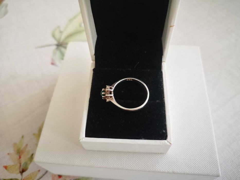 Елегантен сребърен пръстен с маркизити проба 925