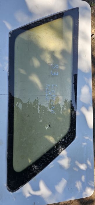 Форточки заднии субару легаси В3