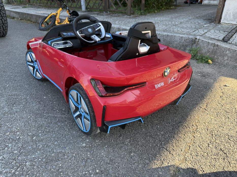 Акумолаторна кола bmw i4