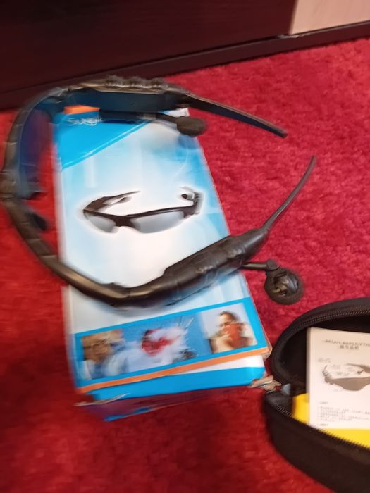 Ochelari de soare cu bluethoot si microfon.