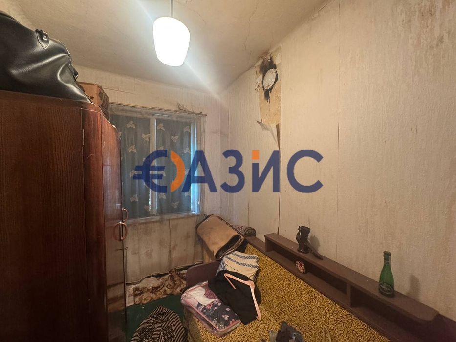 Двуетажна къща в с. Гълъбец на парцел 730 кв м, Общ. Поморие, обл. Бургас,#33872284