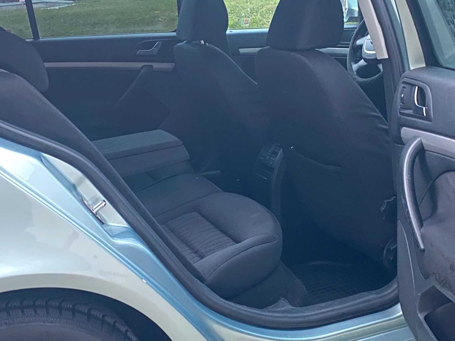 Vand skoda octavia 2011 stare impecabila