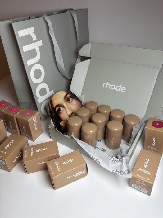 Rhode Pocket Blush оригинален кремообразен руж Cream Blush Blush Stick стик за бузи и устни грим makeup Hailey Bieber Хейли Бийбър 13 цвята