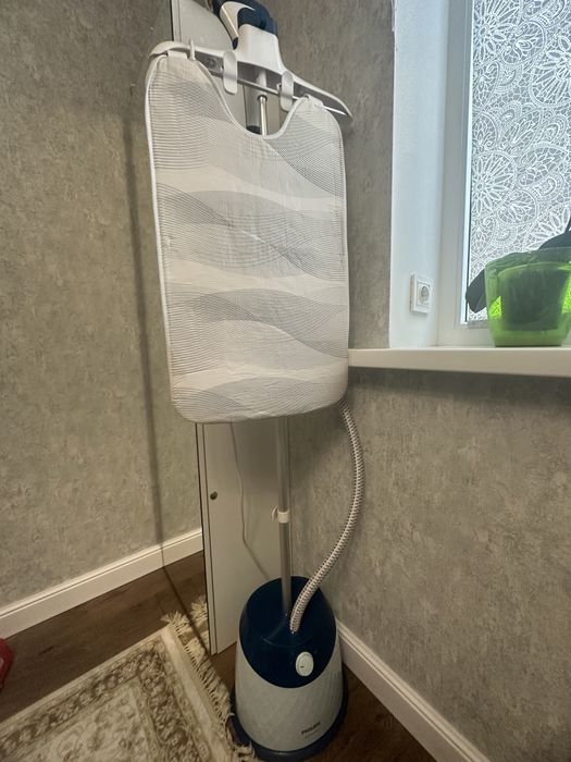 Продаю отпариватель Philips