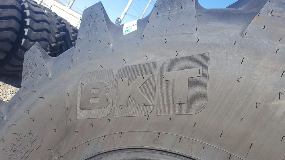 650/75R32 Anvelope noi de combina BKT Agrimax Teris avem si 800/65R32
