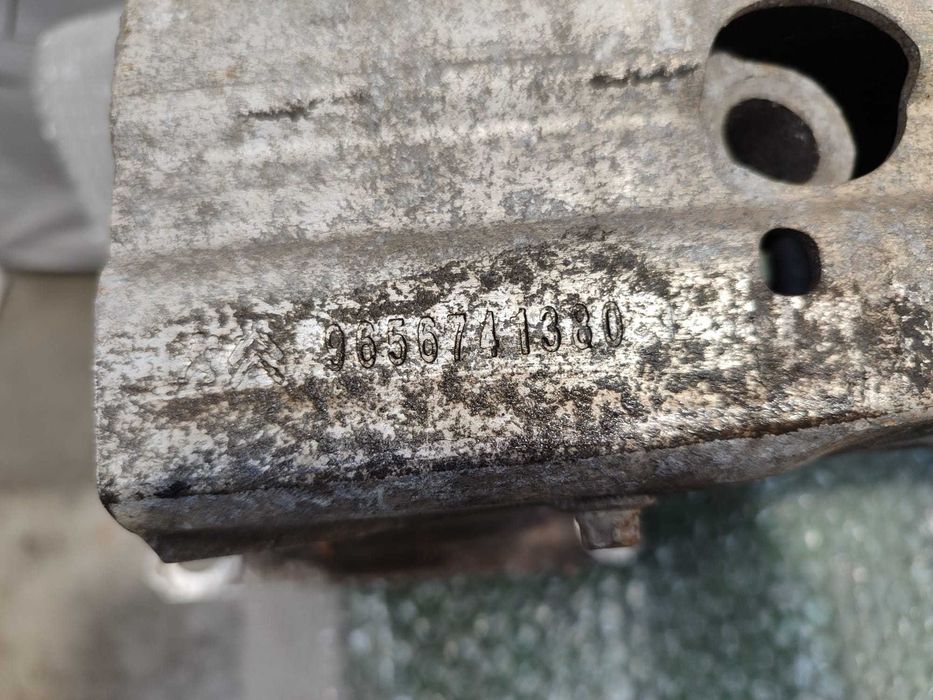 Armătură / Traversă bară față Peugeot RCZ 9656741380 2011 / [2010-2015] / (1C3)