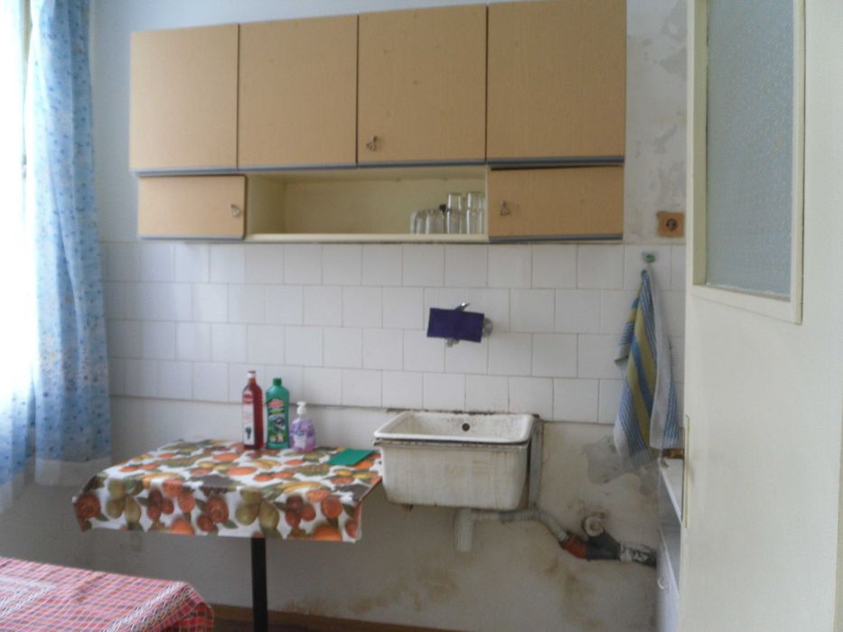 Дава се под наем Едностаен апартамент в Ямбол, Център - 32 кв.м за 153 € - Снимка #3