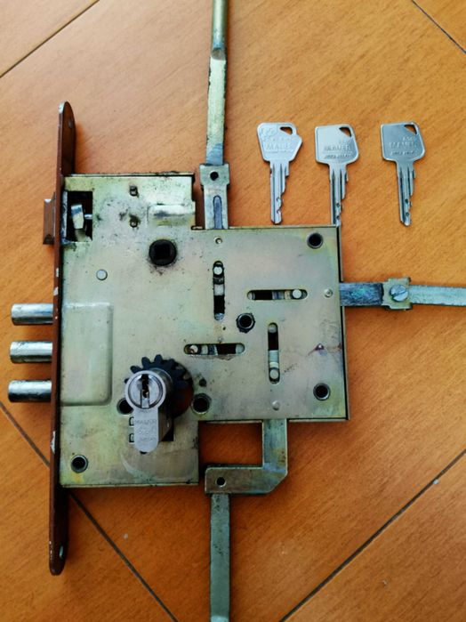 Секретна брава ASSAABLOY-A 140,MAUER SKG,Център-център 7,5см,патрон 13 зъбаС три ключа