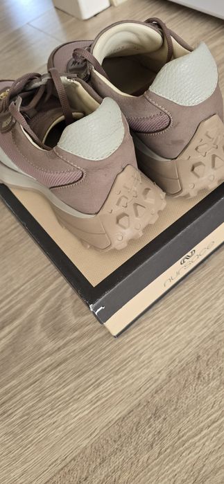 Продам кроссовки Nursace оригинал ,36 размер36 размер