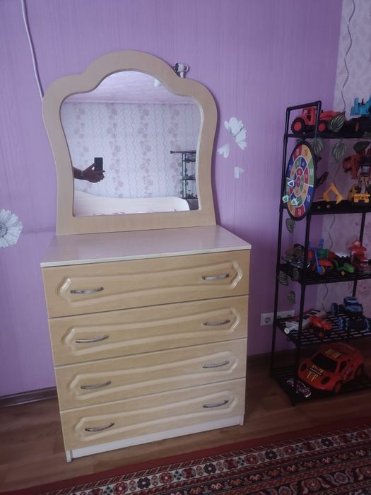 Продам  шкаф , кровать , комод