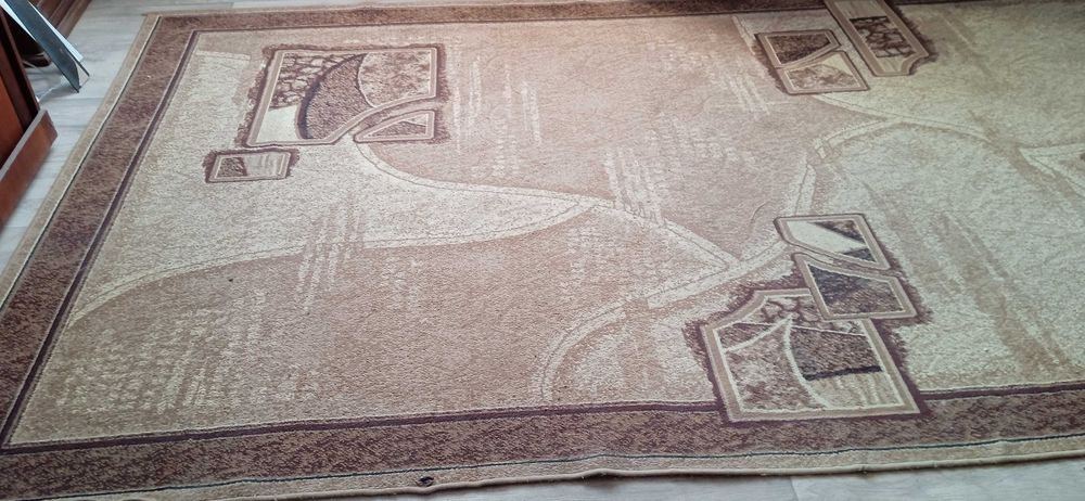 Продаю ковер  б/у