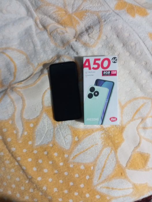 Продаётся телефон в отличном состоянии коробка  документы есть