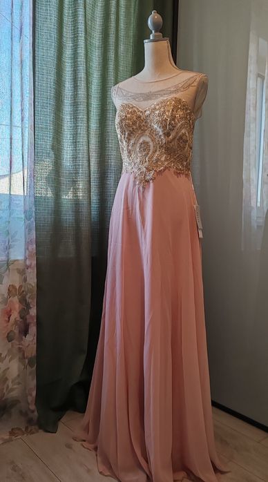 Rochie superbă cu dantela in partea de bust